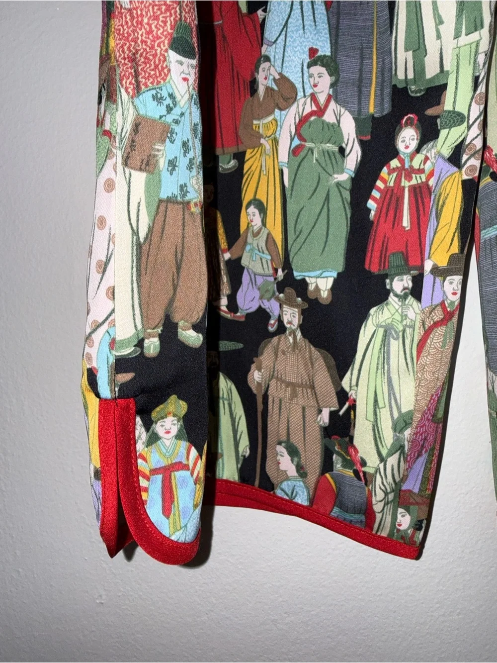 Natori Multicolor Figurine-Print Pajama Set with Red Trim - Picture 10 of 10